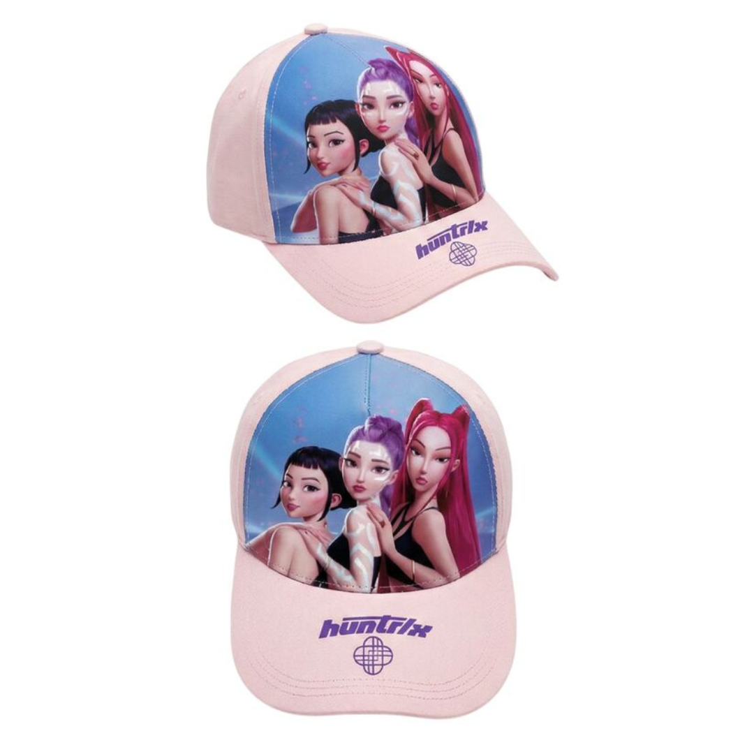 Boné cor-de-rosa com estampa de personagens femininas e texto huntflix