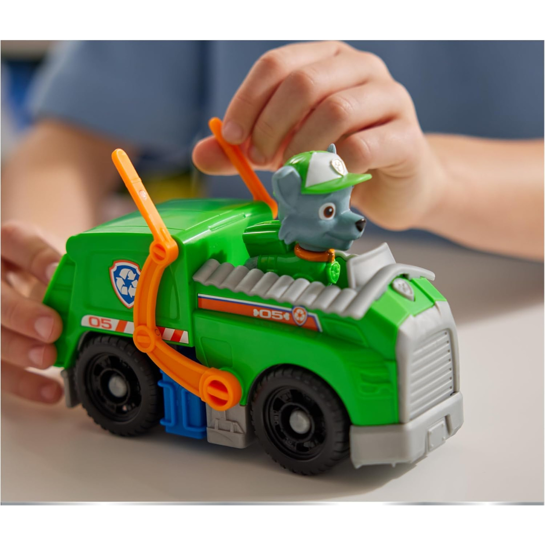 Brinquedo camião lixo verde com figura cão cinzento e chapéu verde