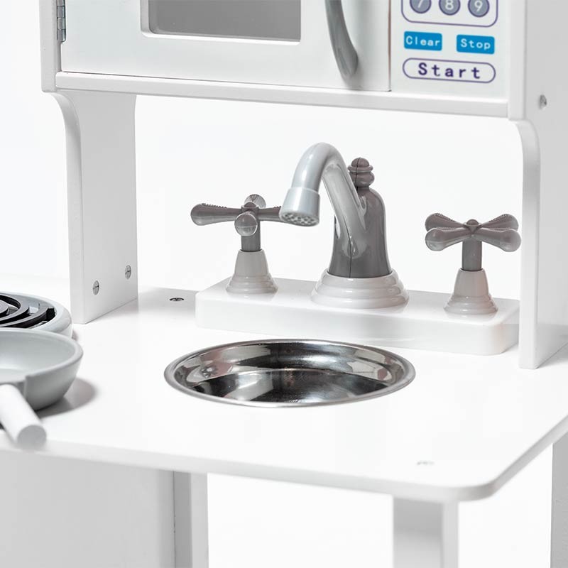 Cozinha de brinquedo branca com torneira e micro-ondas