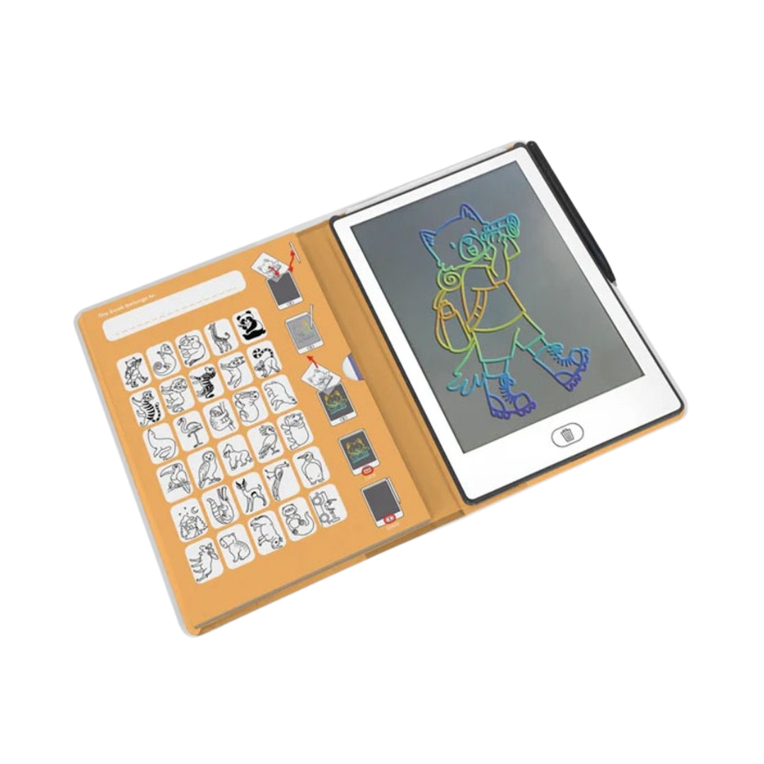 Capa castanha para tablet com desenhos e tablet branco com imagem colorida de animal.