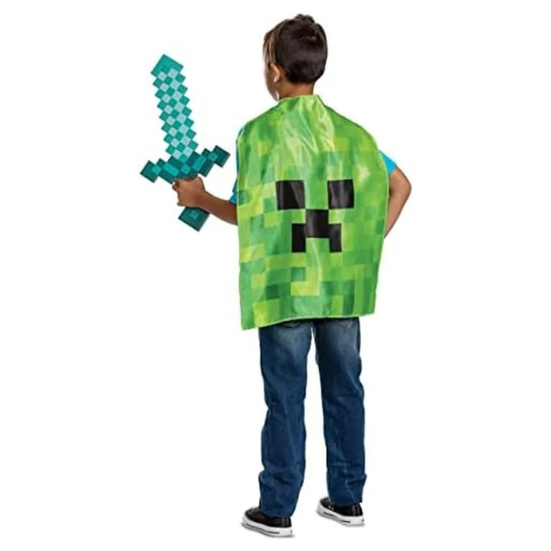 Menino de costas com capa verde pixelada e espada azul quadriculada