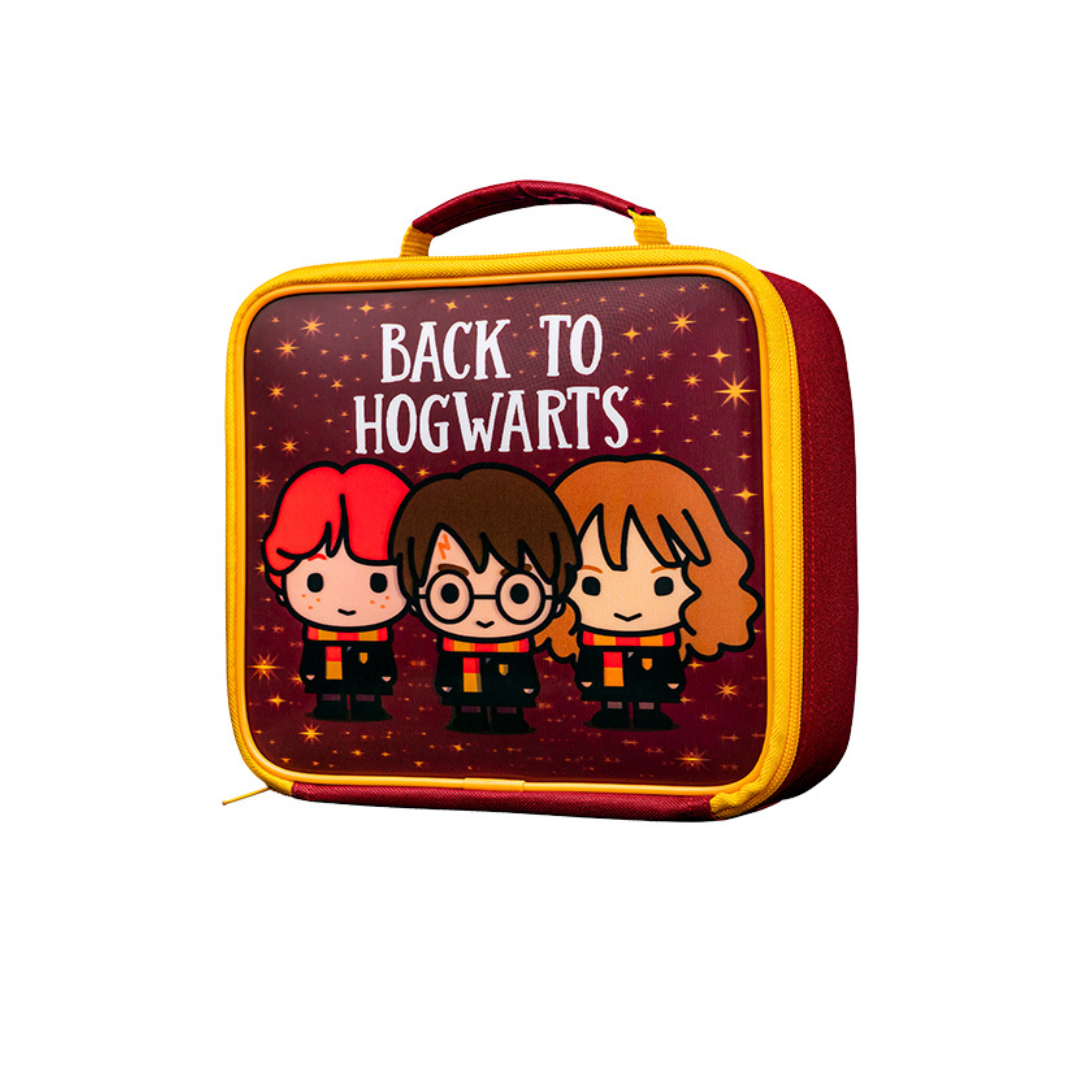 Mala escolar Back to Hogwarts com três personagens animadas em fundo castanho e bordas amarelas