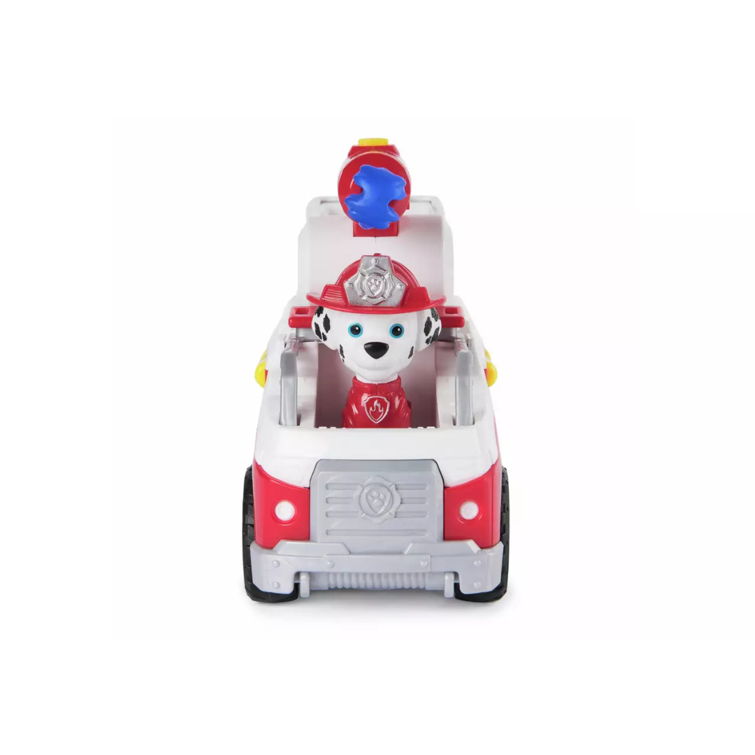 Carrinho de brinquedo com cão bombeiro sentado na frente.