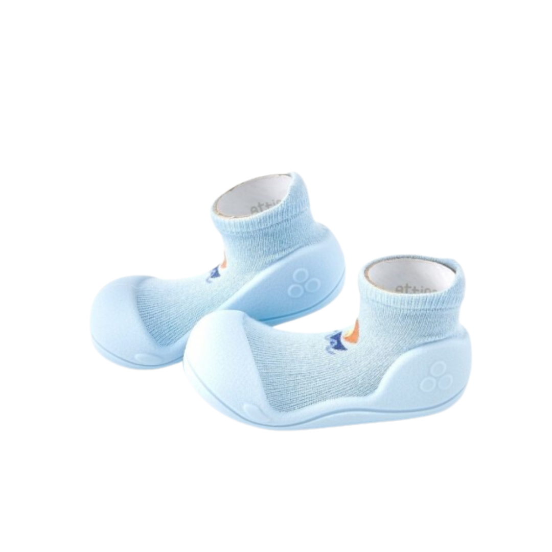 Sapatos para bebé azuis claros com sola de borracha