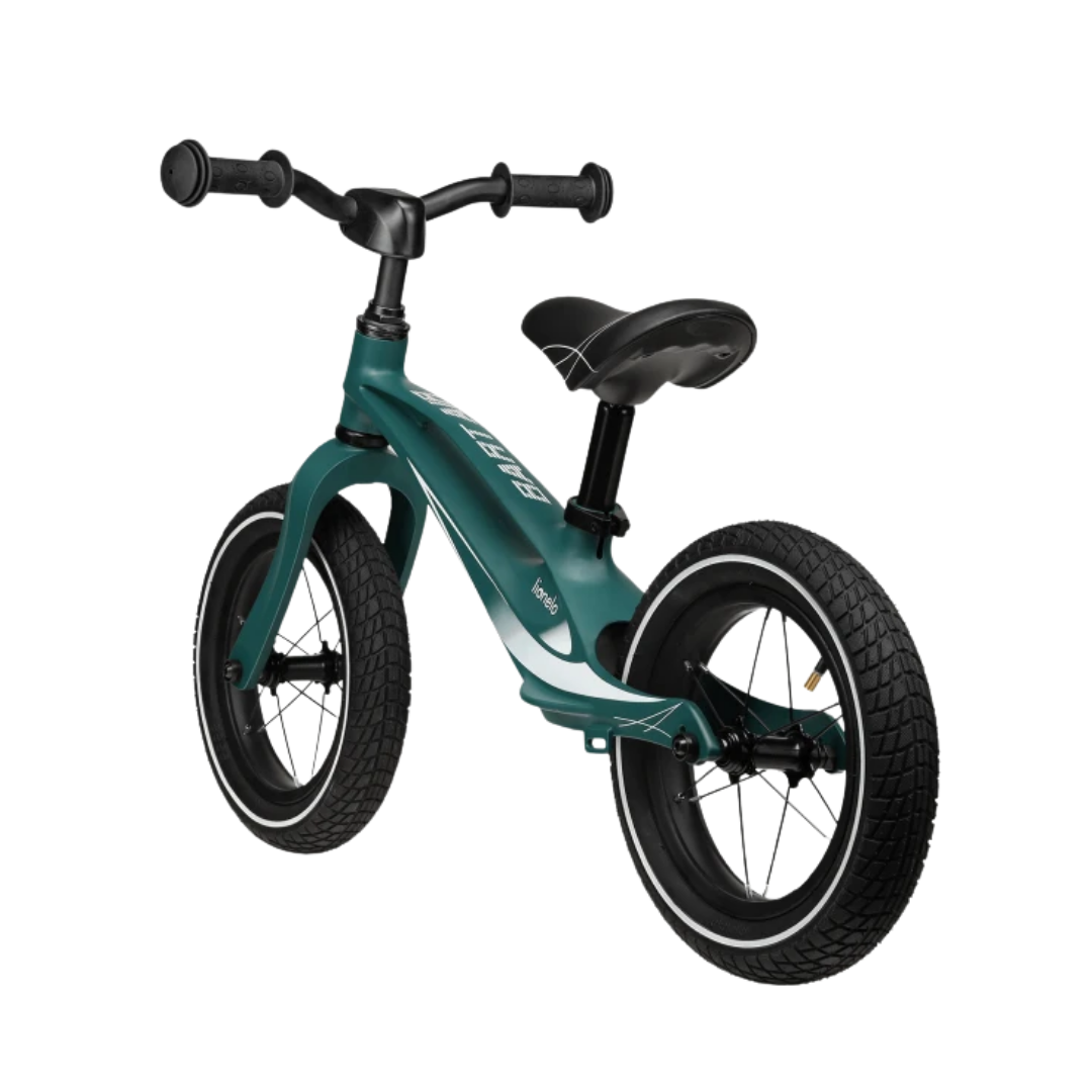 Bicicleta de equilíbrio verde escuro com assento preto e pneus pretos com banda branca