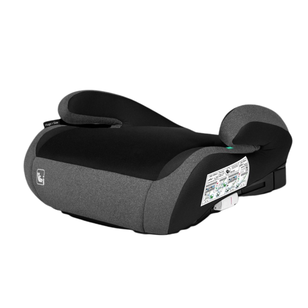 Cadeira elevatória para crianças preta e cinza com rótulo nas laterais