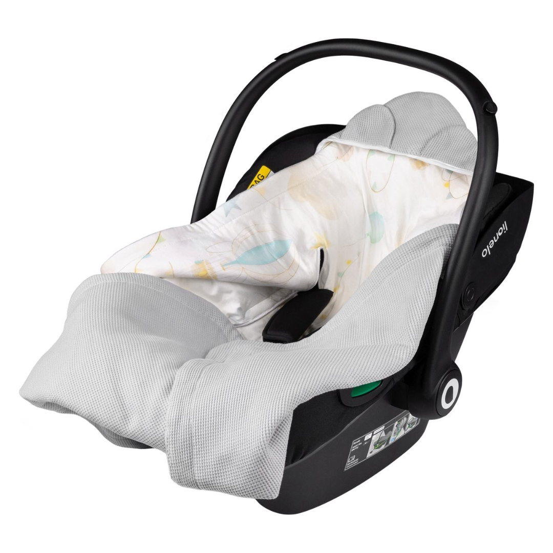 Cadeira auto para bebé preta com interior almofadado cinzento e branco