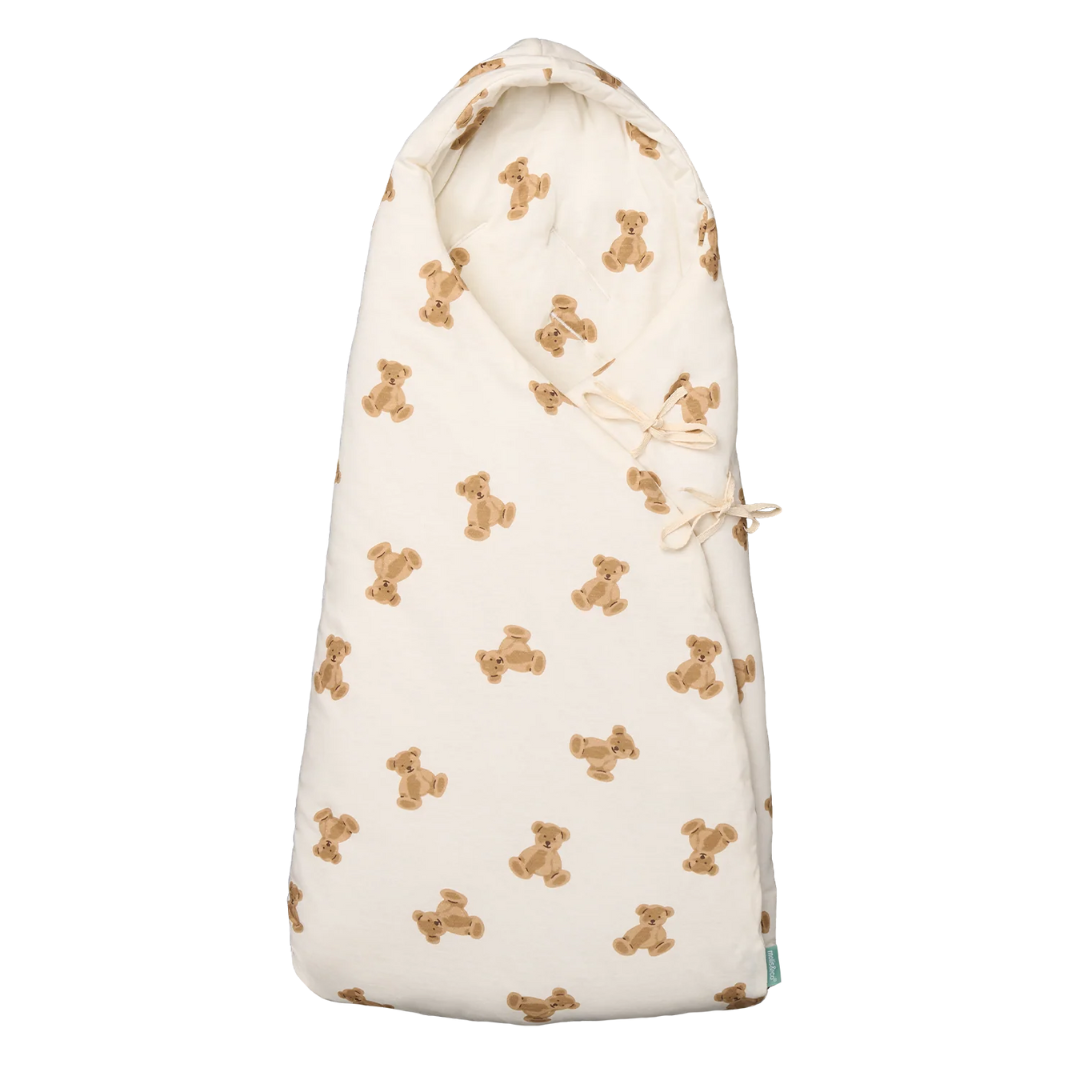 Saco de dormir para bebé branco com padrão de ursos castanhos
