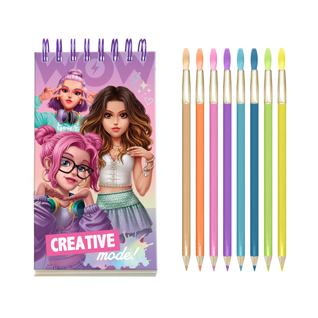 Caderno de desenho espiral com capa ilustrada e set de lápis de cor com pincel nas pontas.