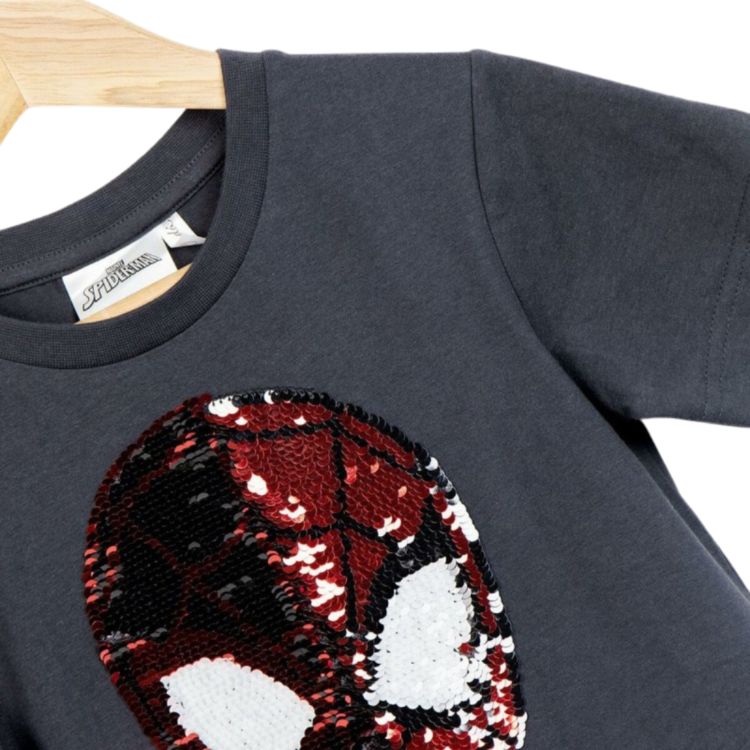 T-shirt cinzenta escura com estampa do Homem-Aranha em lantejoulas