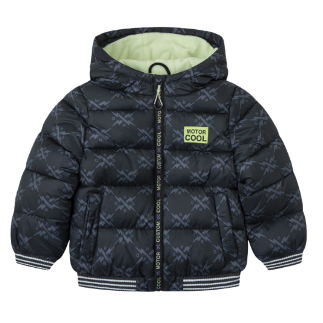 Casaco acolchoado preto com padrão geométrico cinza e interior do capuz amarelo claro.