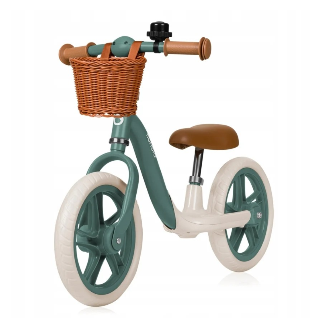 Bicicleta infantil sem pedais verde com rodas brancas e cesto castanho