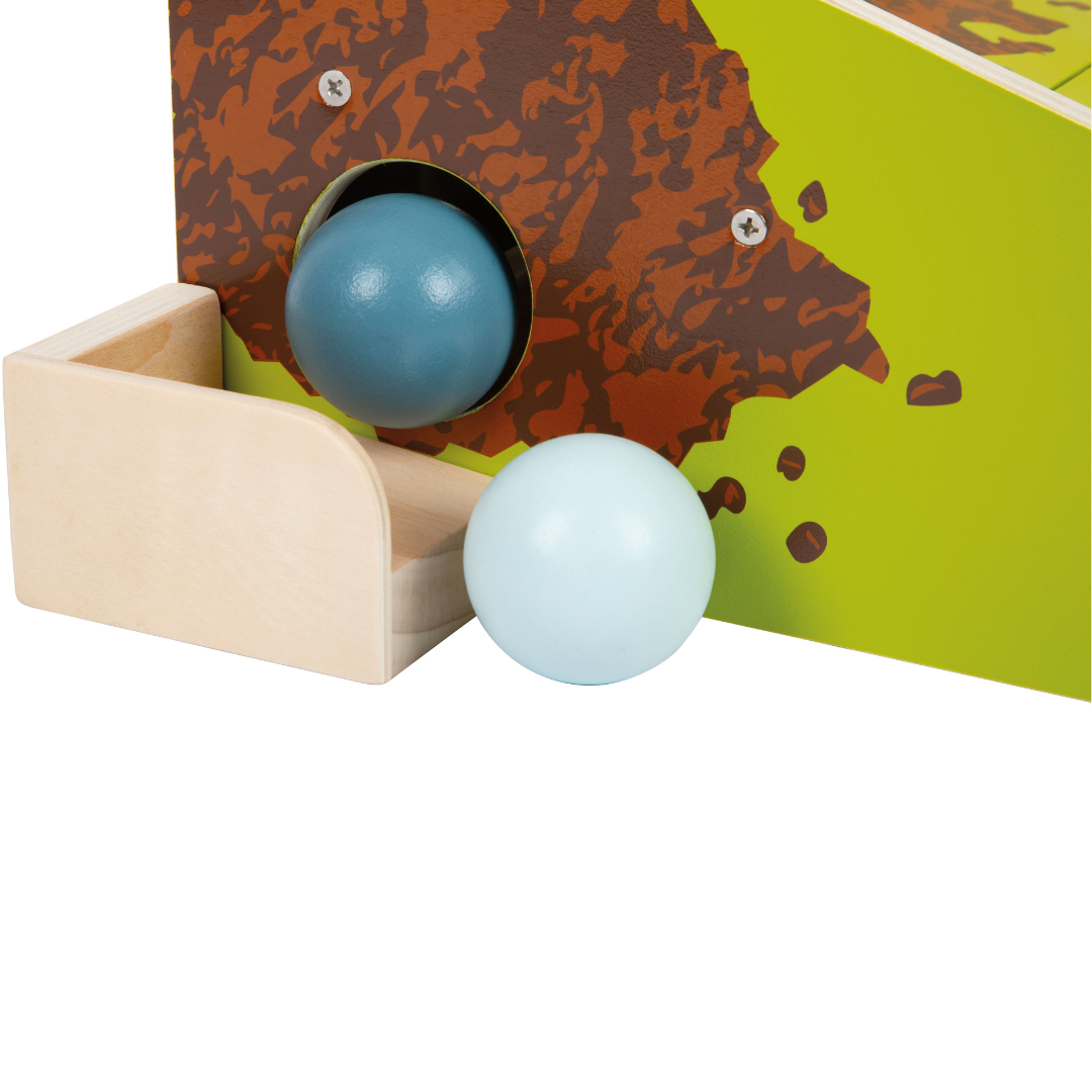 Brinquedo de madeira verde com bolas azul turquesa e azul clara e suporte de madeira.