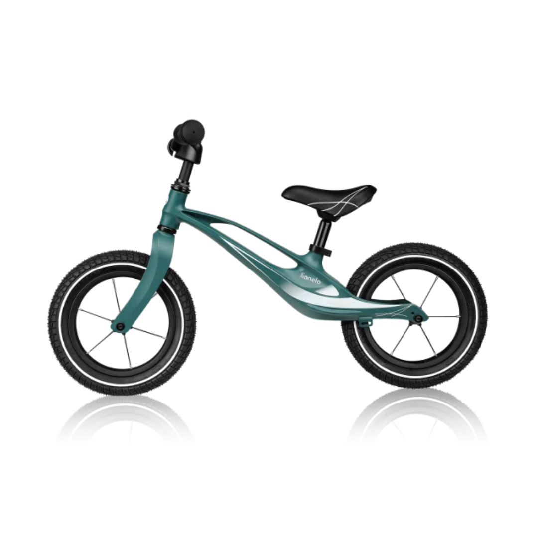 Bicicleta infantil tipo balance bike verde com selim preto e pneus pretos.