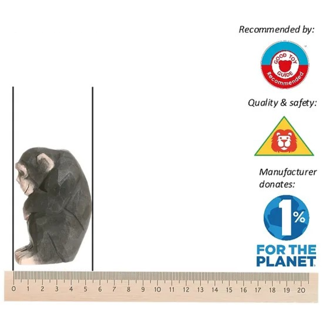 Figura decorativa de macaco cinzento com régua e selos de recomendação e segurança