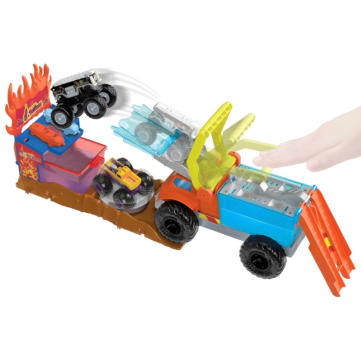 Brinquedo com carrinha azul e laranja e carros todo-o-terreno com efeito de fogo
