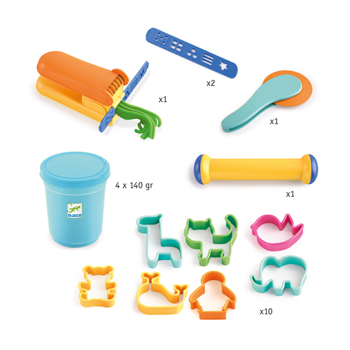 Moldes coloridos para modelar com massa e acessórios num fundo branco.