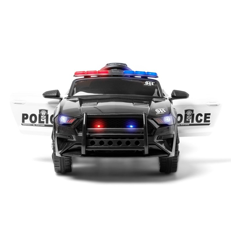 Carro polícia de brinquedo preto e branco com portas abertas e luzes vermelhas e azuis