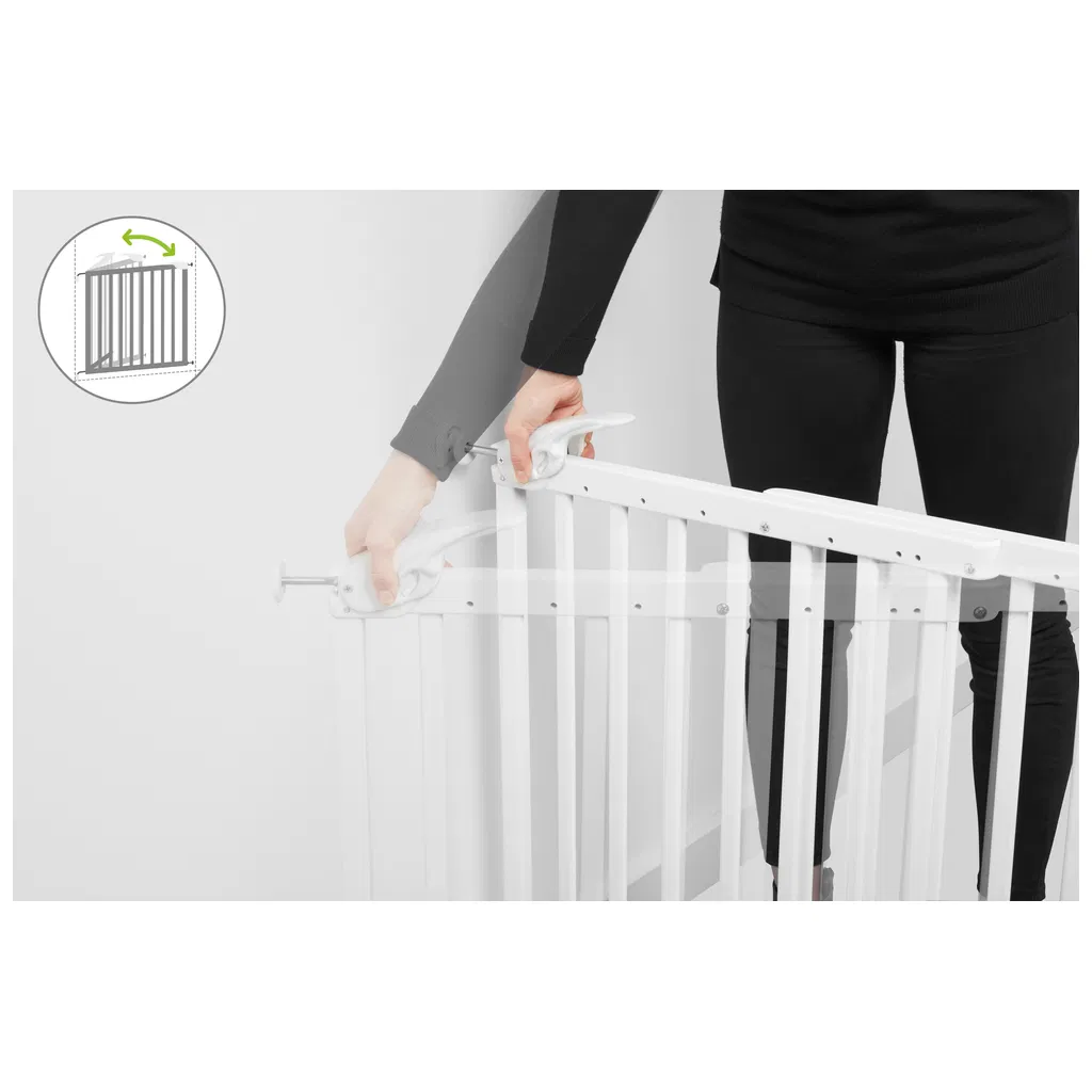 Portão de segurança branco em metal com barras verticais