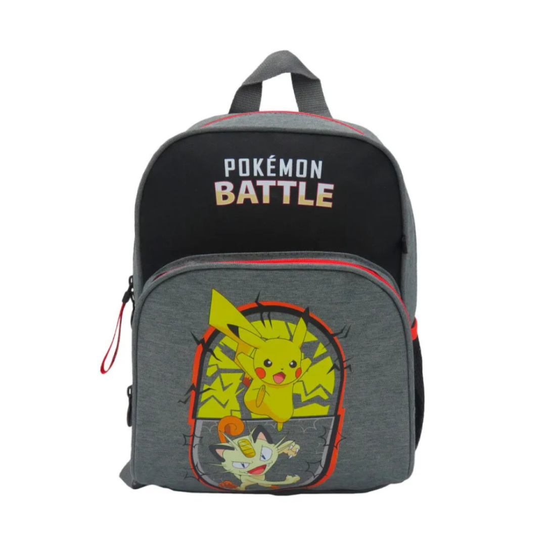 Mochila cinzenta e preta com personagens Pokémon e texto POKÉMON BATTLE