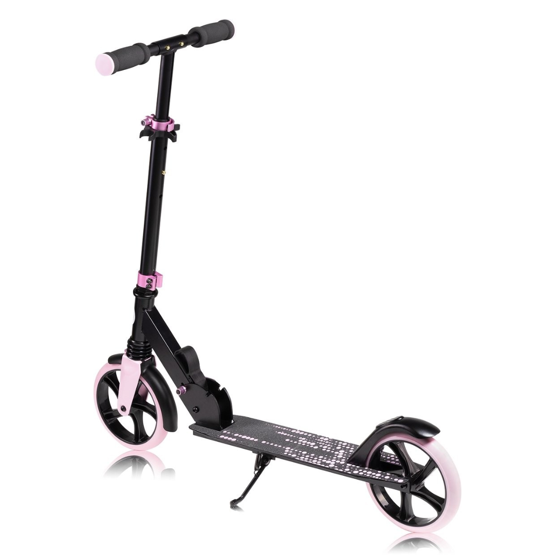 Trotinete preta e rosa com rodas grandes e plataforma com padrão branco