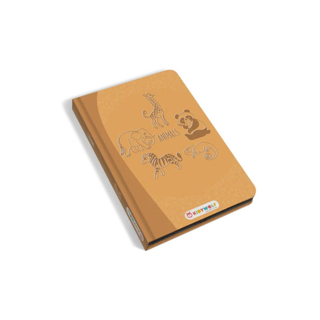 Caderno laranja com desenhos de animais e texto ANIMALS