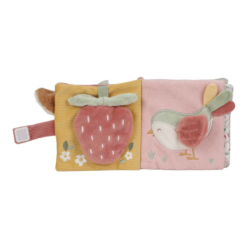 Livro sensorial infantil de tecido com figuras de morango e pássaro