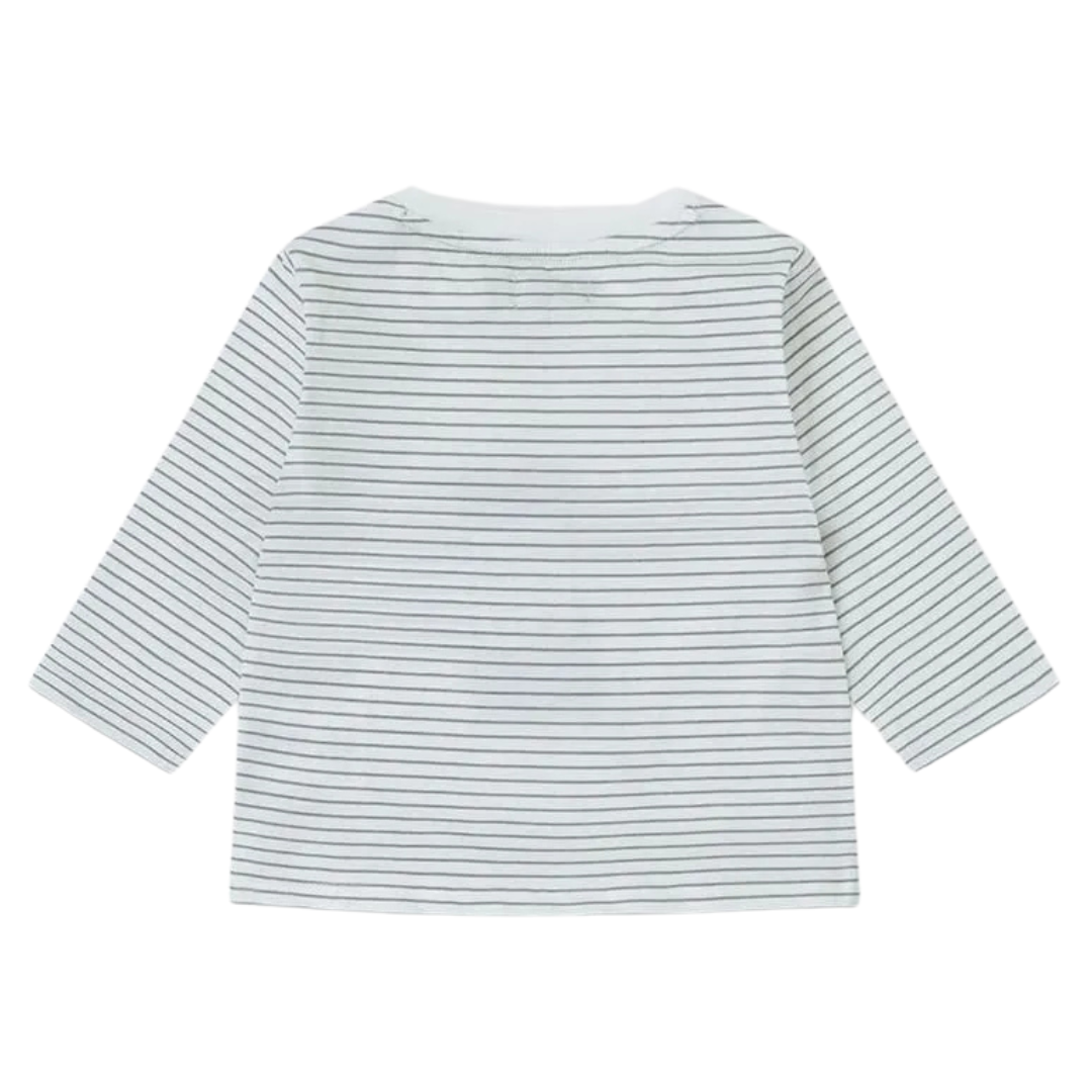 Camisola branca de riscas finas pretas, manga comprida, vista de costas