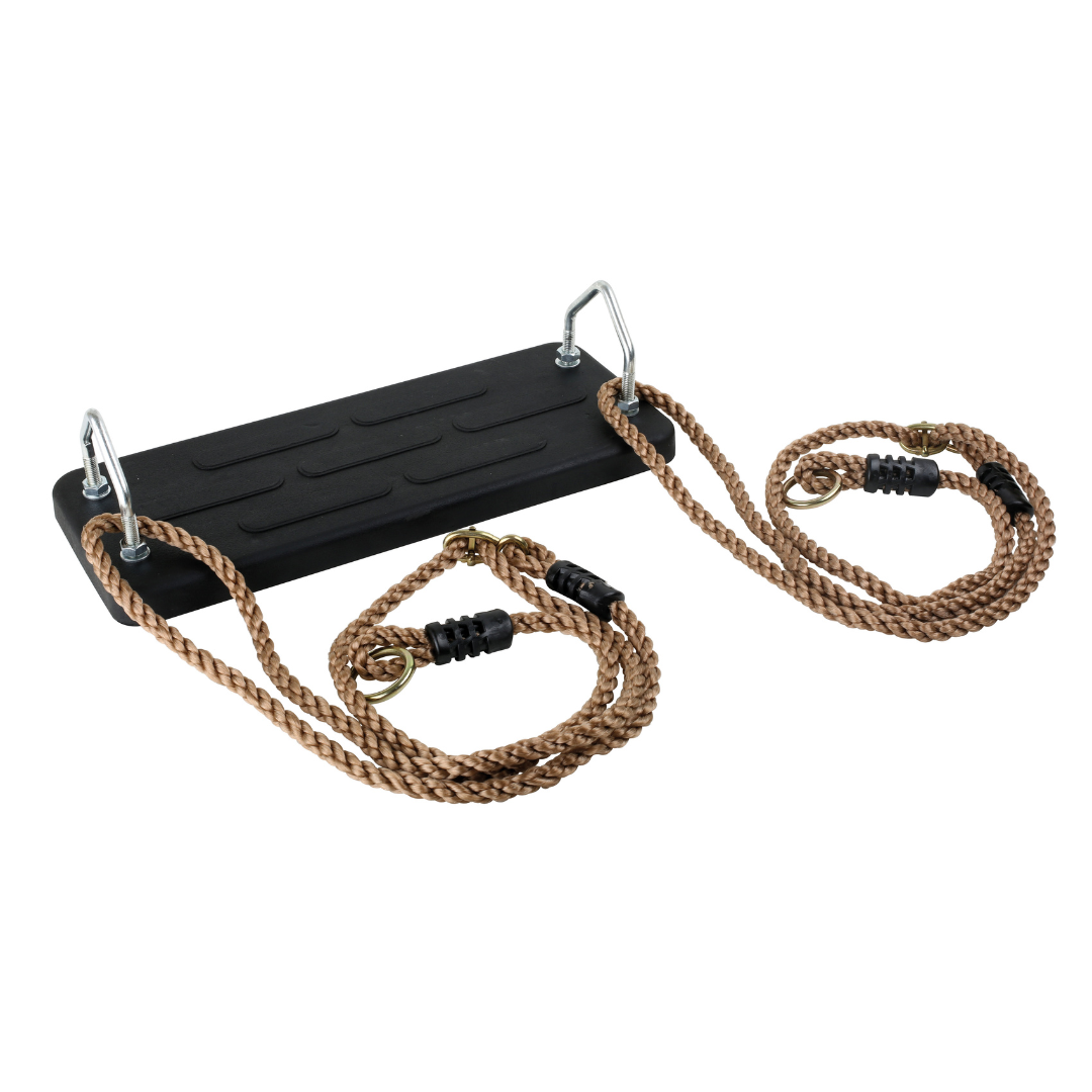 Baloiço com assento preto e cordas castanhas com fixações metálicas