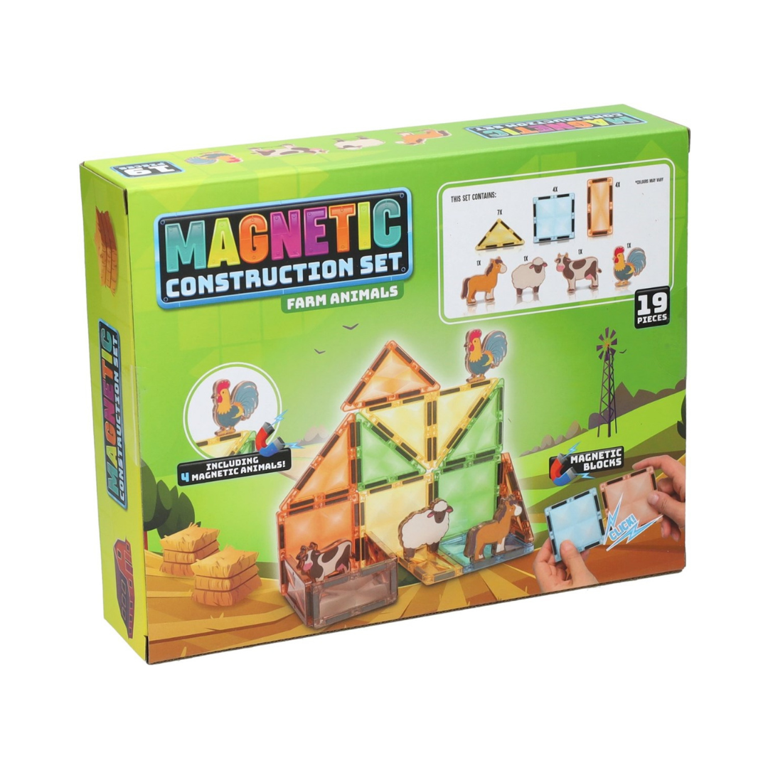 Conjunto de construção magnético com peças coloridas e animais de quinta em fundo verde.