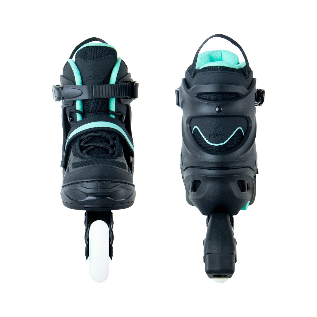 Patins em linha preto e turquesa com roda branca e fechos
