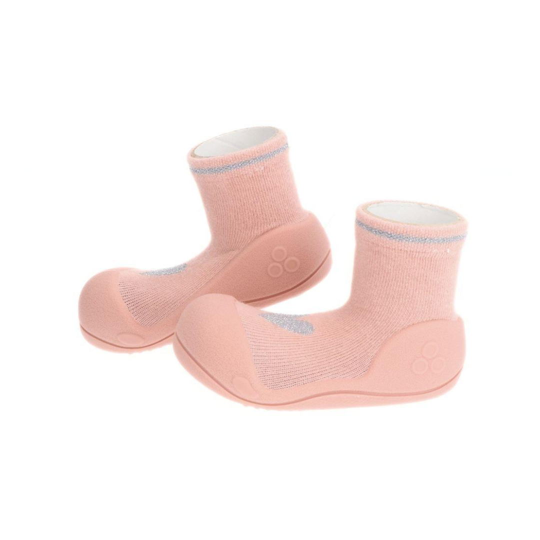 Meias-calçado rosa claro com sola de borracha e detalhes cinza prateados