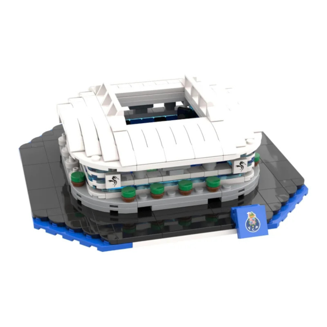 Miniatura de estádio em blocos de montar com emblema F C P