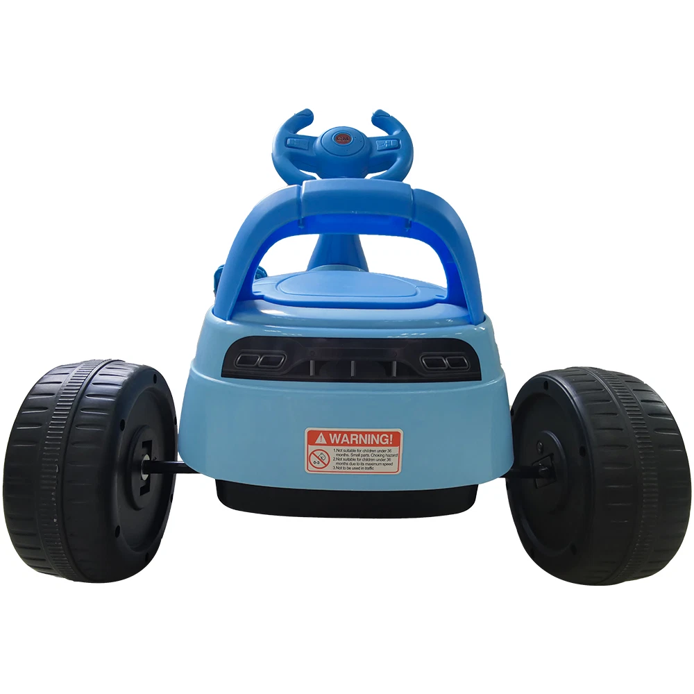 Carrinho infantil azul com volante e rodas grandes pretas
