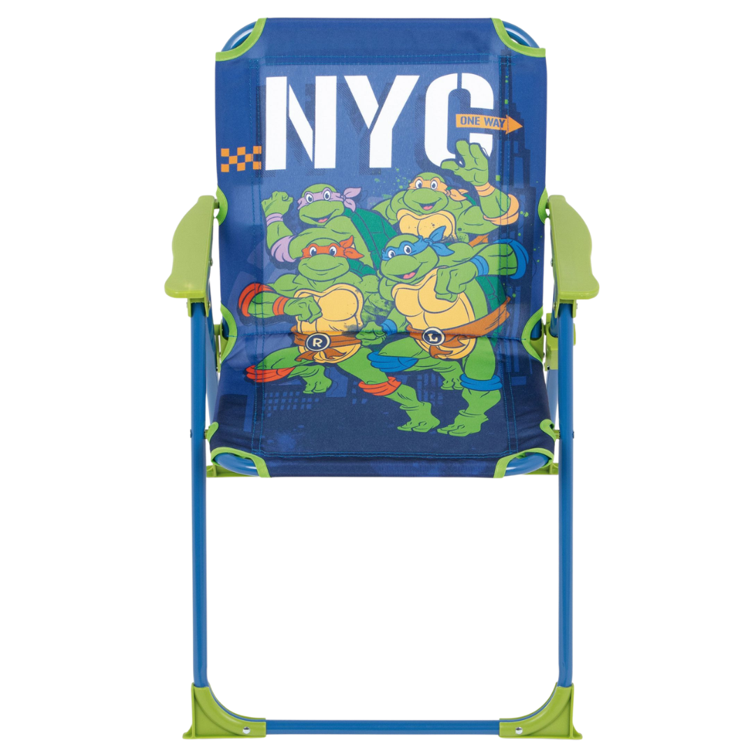 Cadeira infantil azul com estampa das Tartarugas Ninja e texto NYC