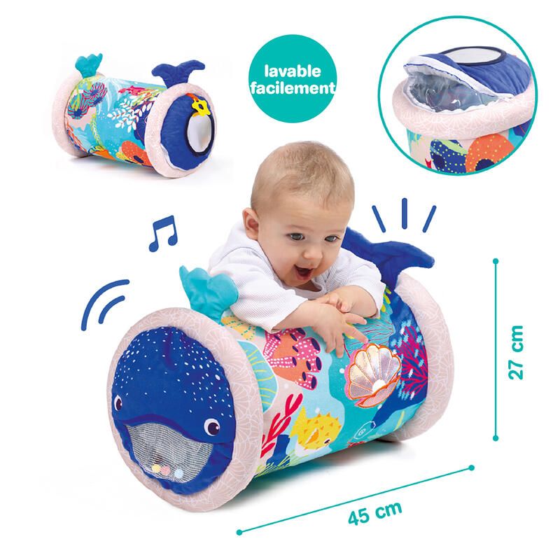 Brinquedo em tecido para bebés com padrão marinho e partes em peluche.