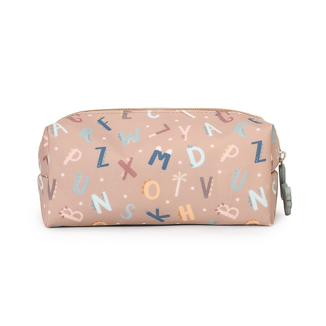 Estojo escolar rosa claro com letras coloridas e fecho de correr