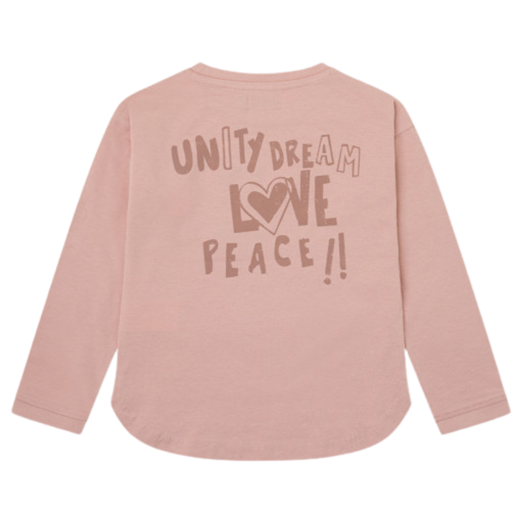 Camisola rosa claro com texto e coração castanhos nas costas