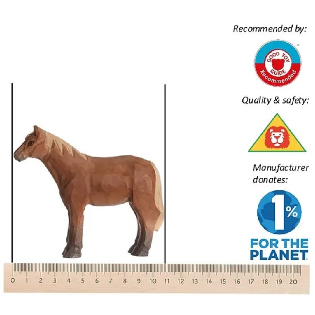 Figura de cavalo de brinquedo castanho com régua e selos ao lado