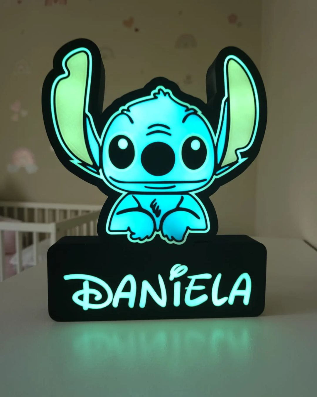 Luminária do Stitch Azul com nome Daniela em luz LED