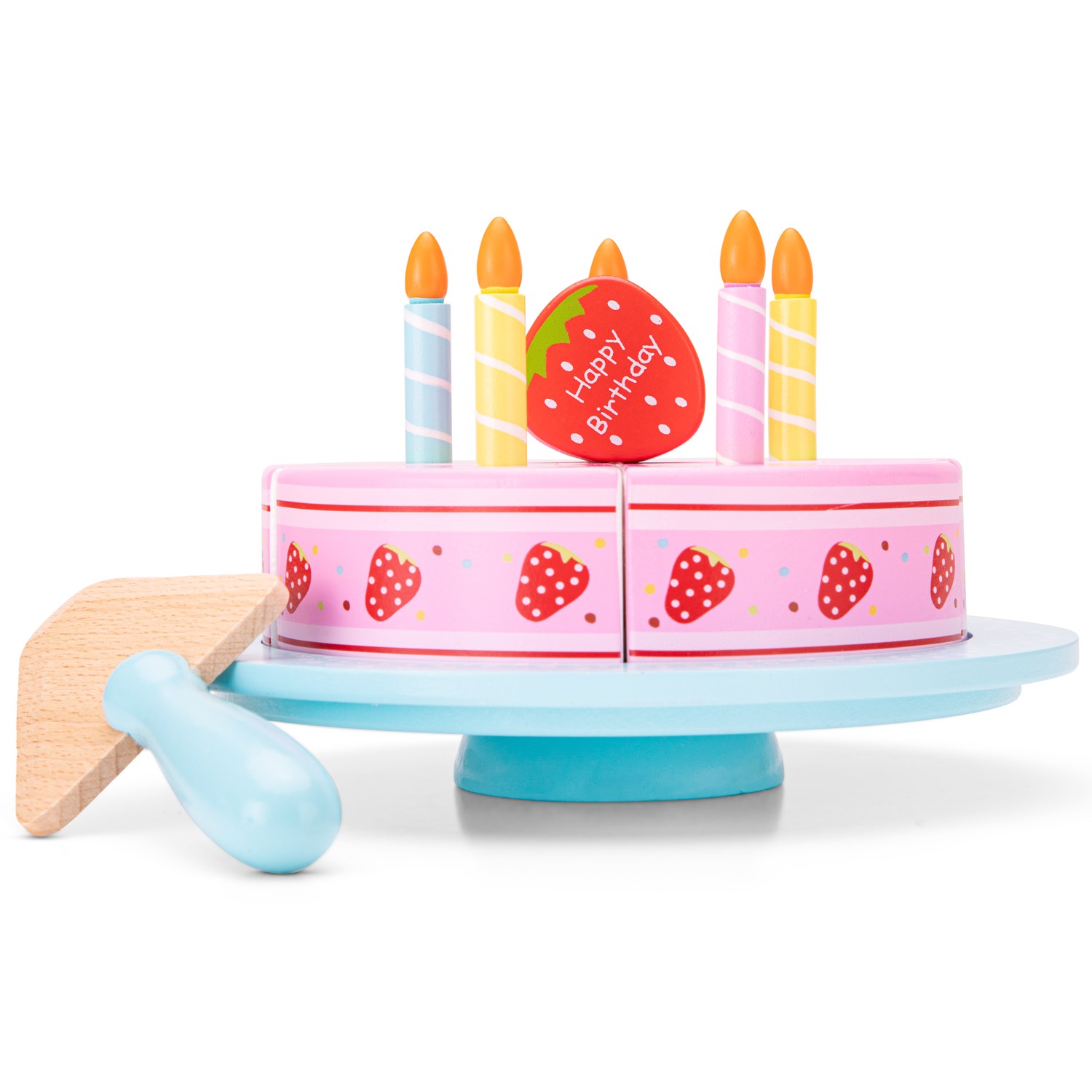 Bolo de aniversário de brinquedo de madeira com velas coloridas e decoração de morangos