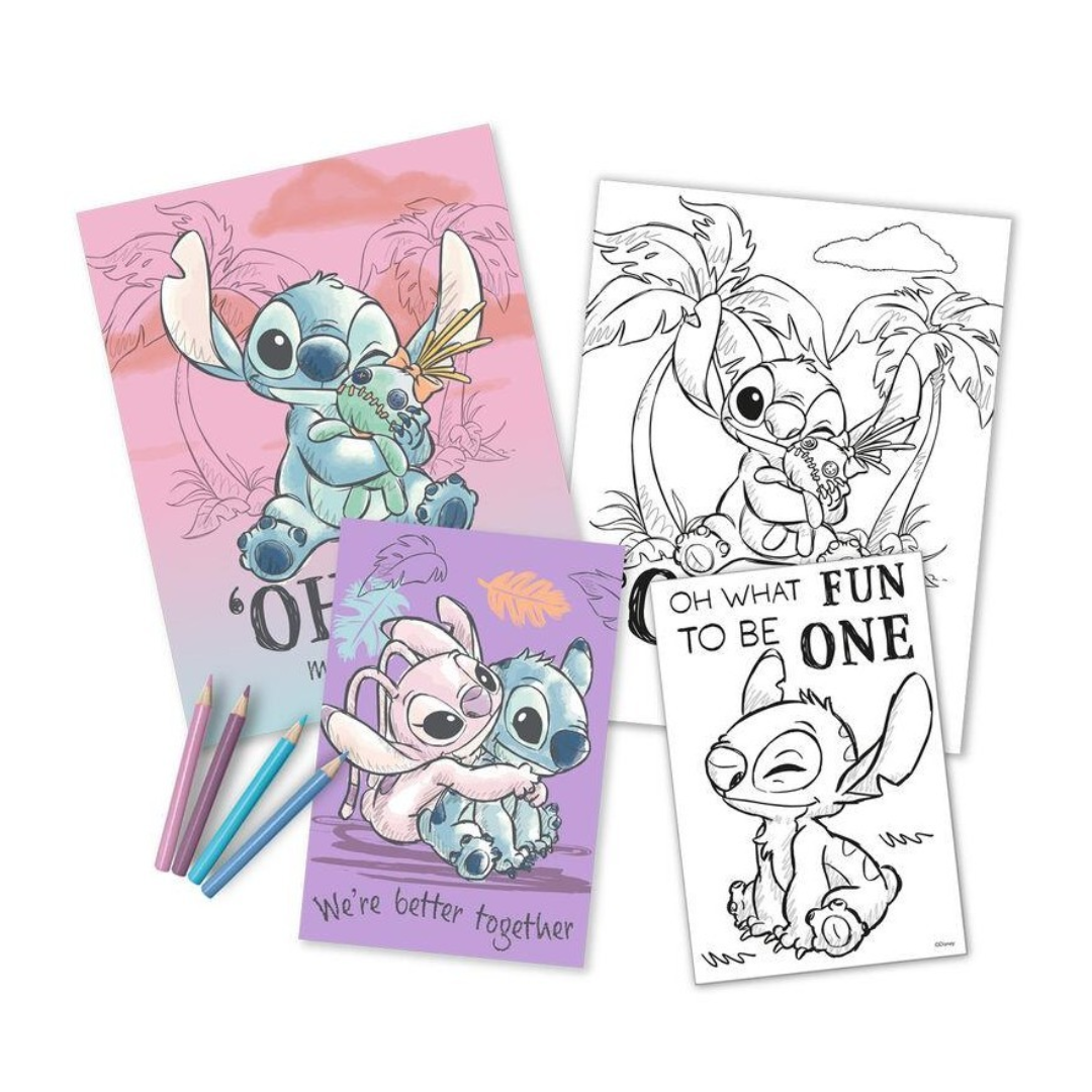 Conjunto de cadernos com ilustrações do personagem Stitch e lápis de cor