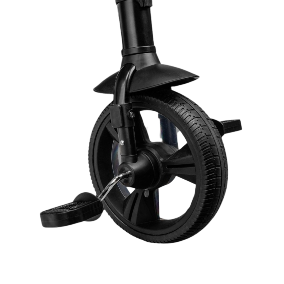 Roda dianteira preta com pneu emborrachado e pedal preto