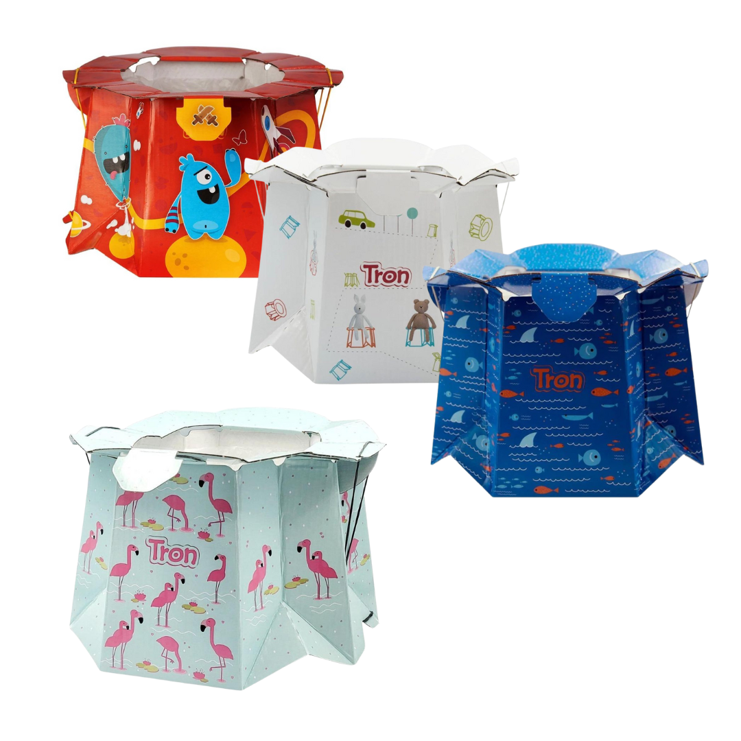 Três cubos infantis de papelão vermelho, branco e azul com desenhos coloridos e texto 'Tron' no azul.