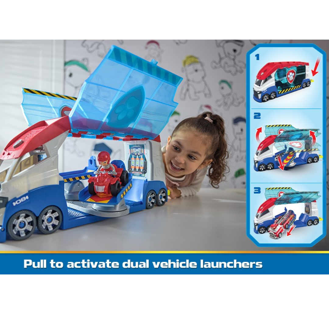 Brinquedo carrinha azul e branca com personagens e criança