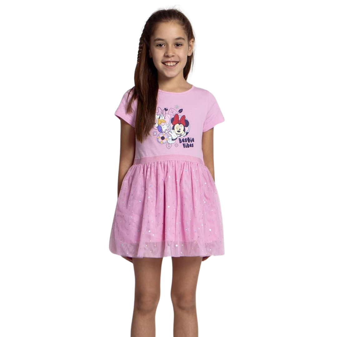 Vestido rosa infantil com personagens e texto, saia em tule com pontos brilhantes