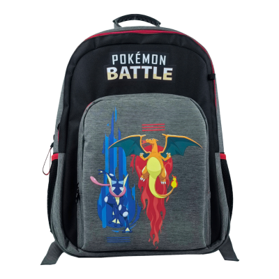 Mochila cinzenta e preta com desenho de Pokémon e texto POKÉMON BATTLE.