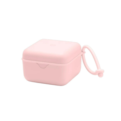 Caixa quadrada cor-de-rosa com tampa e anel flexível para pendurar