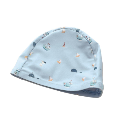 Touca azul claro com estampa de barcos, baleias e faróis
