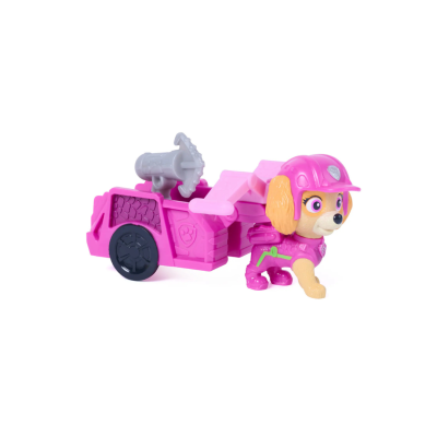 Boneco de cão rosa com carrinho cor-de-rosa em fundo branco